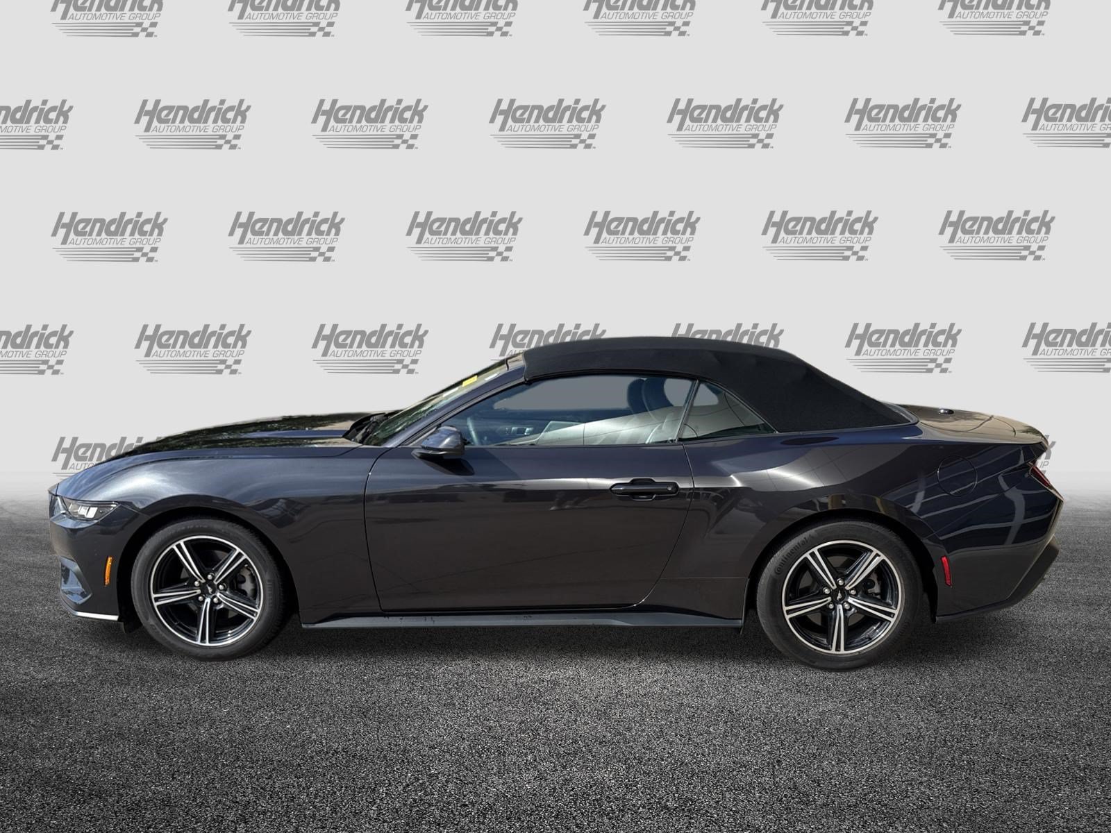 Used 2024 Ford Mustang Convertible RWD image 7