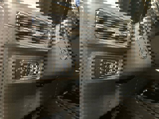 New 2025 Lincoln Corsair AWD w/ Equipment Group 101A image 16