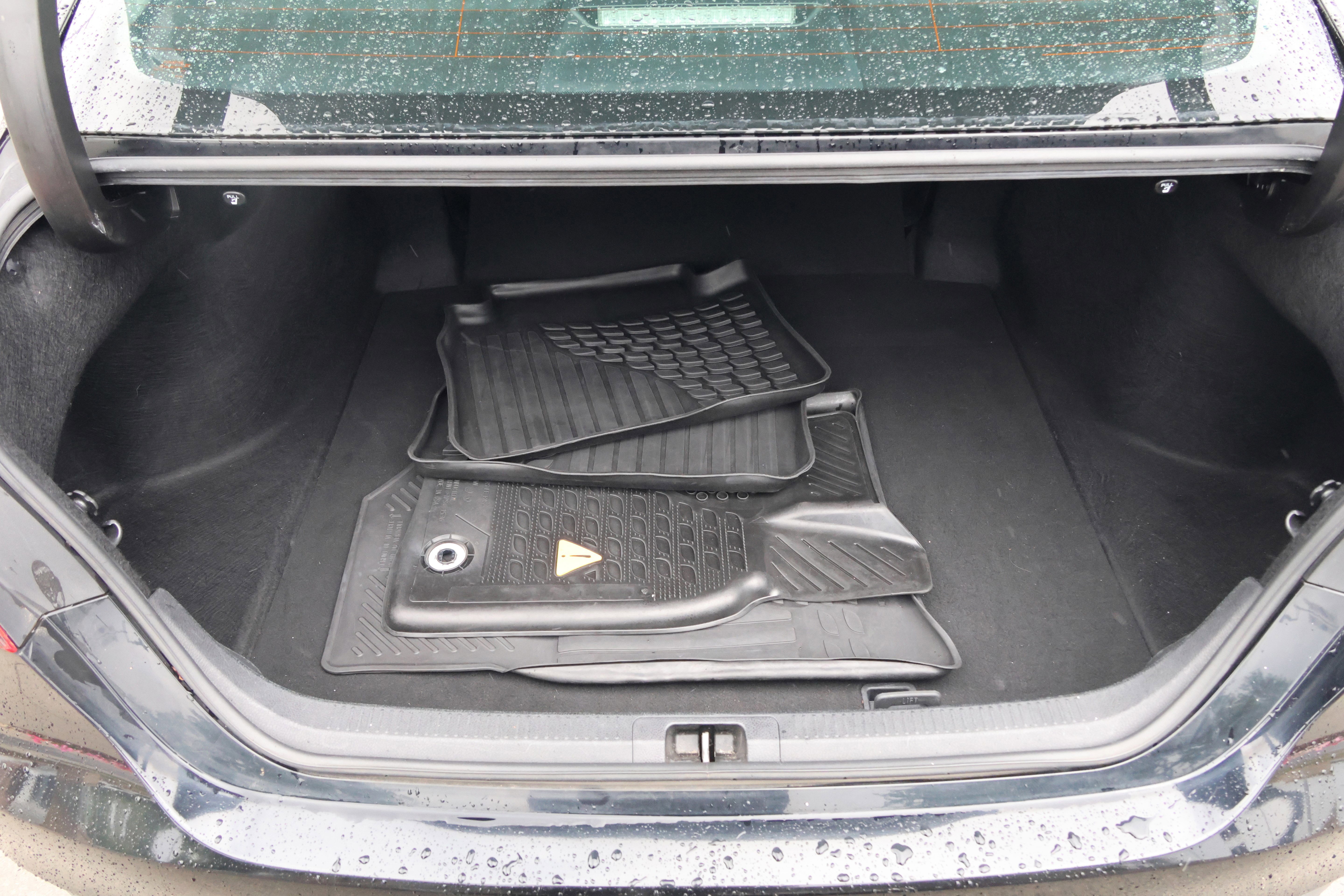 Used 2019 Toyota Camry LE FWD image 32