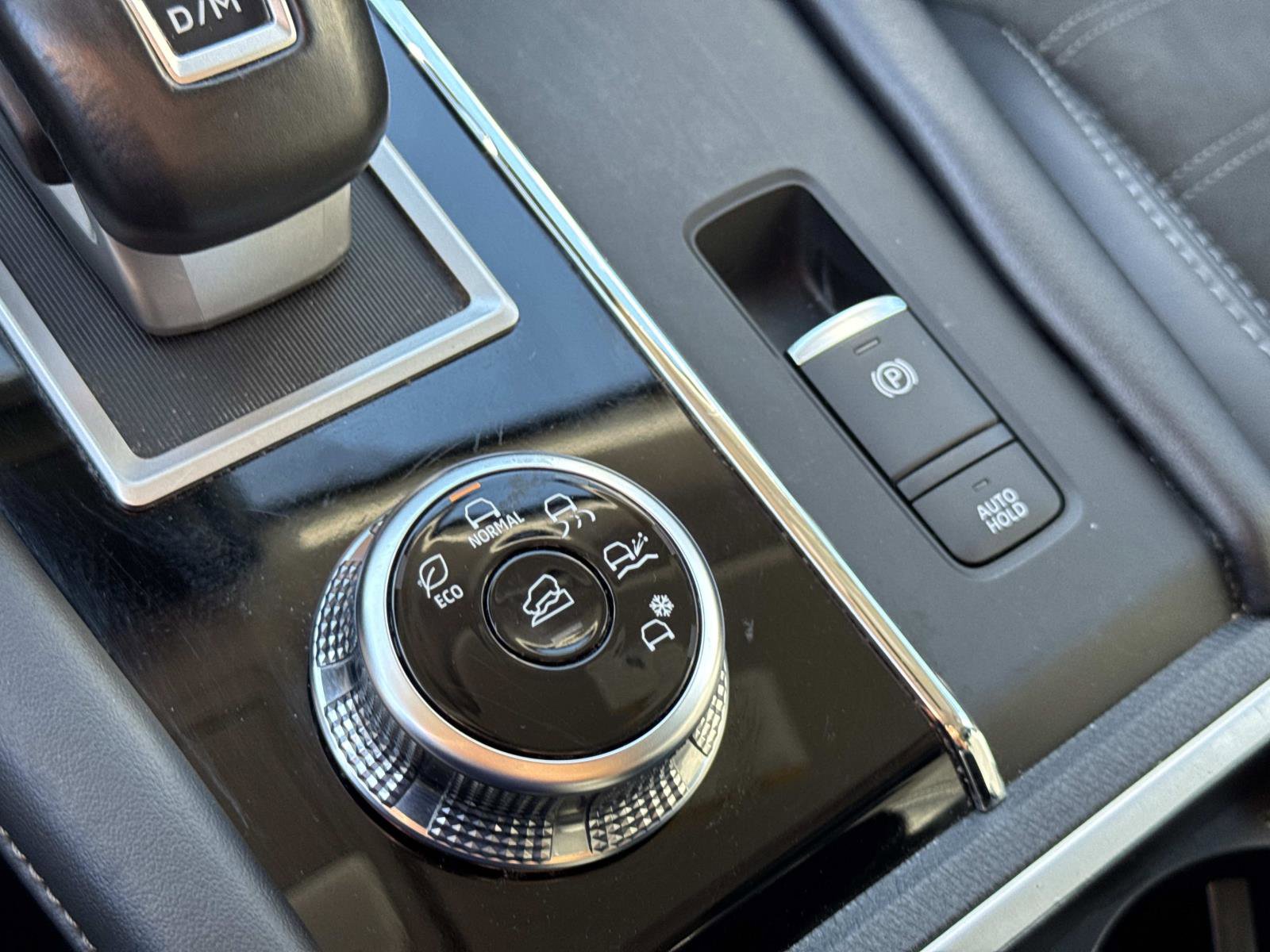 Used 2024 Mitsubishi Outlander FWD image 19