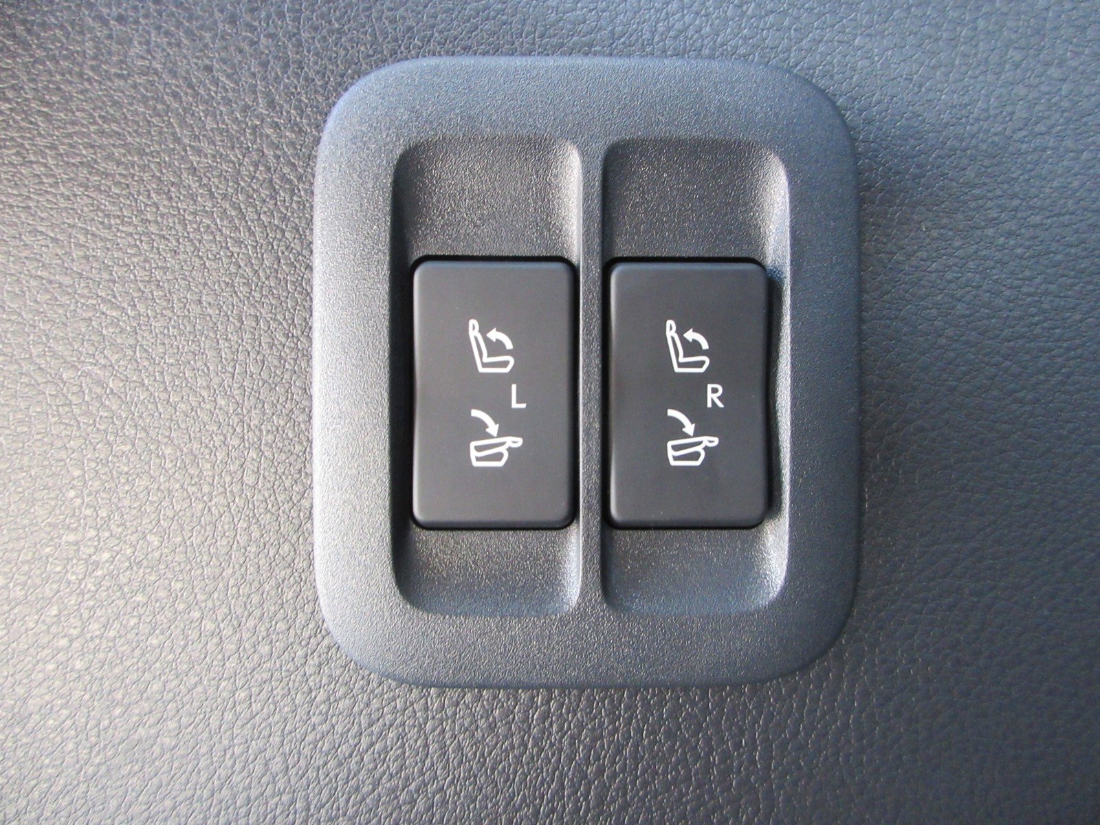 New 2026 Lexus TX 500h AWD image 53