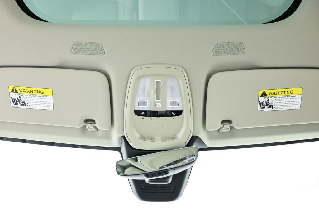 Used 2026 Volvo XC60 B5 Ultra w/ Climate Package image 21