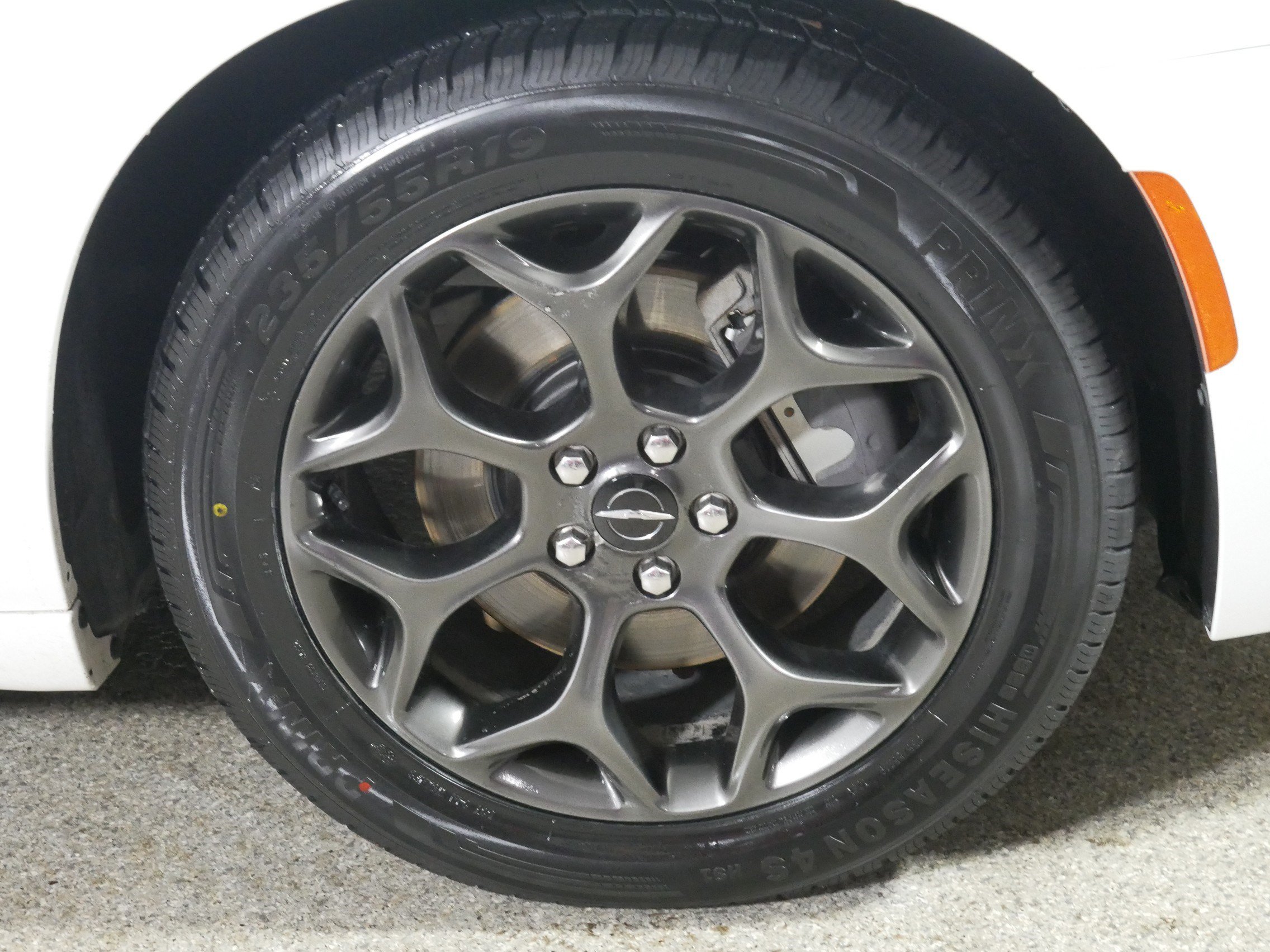 Used 2018 Chrysler 300 S AWD/4WD image 15