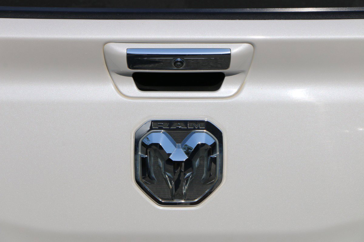 Used 2019 RAM 1500 Limited w/ Body Color Bumper Group RWD image 5