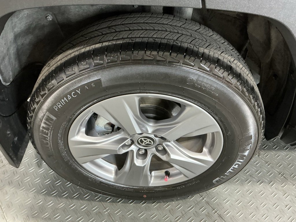 Used 2024 Toyota RAV4 XLE image 37