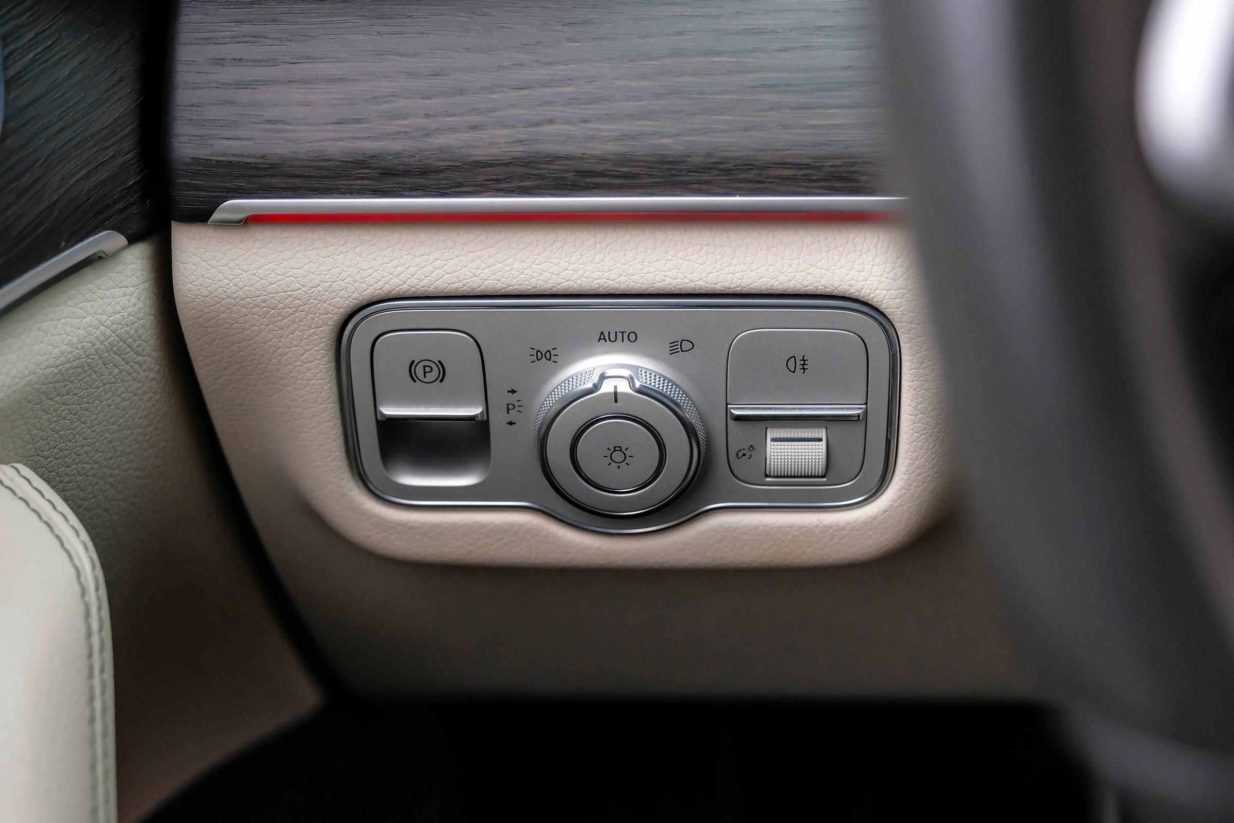 Used 2020 Mercedes-Benz GLS 450 4MATIC image 32