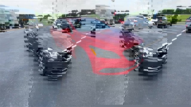 Used 2019 Buick LaCrosse Essence w/ Sights and Sounds Package image 2