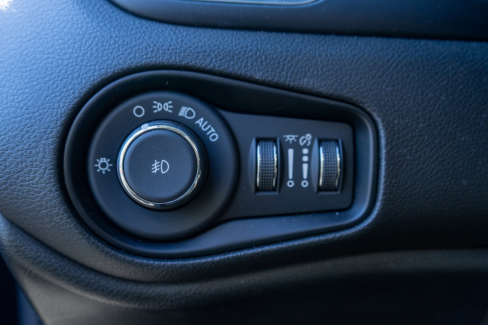 Used 2023 Jeep Renegade Limited w/ Limited Elite Group image 15