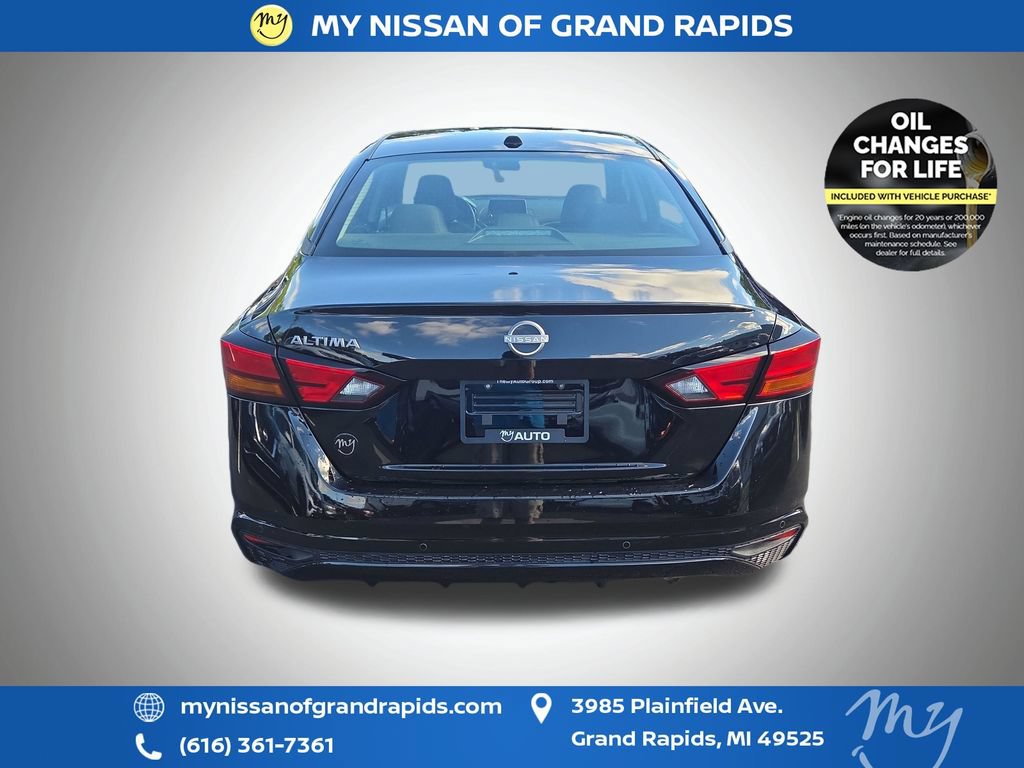 Used 2025 Nissan Altima 2.5 SV FWD image 5