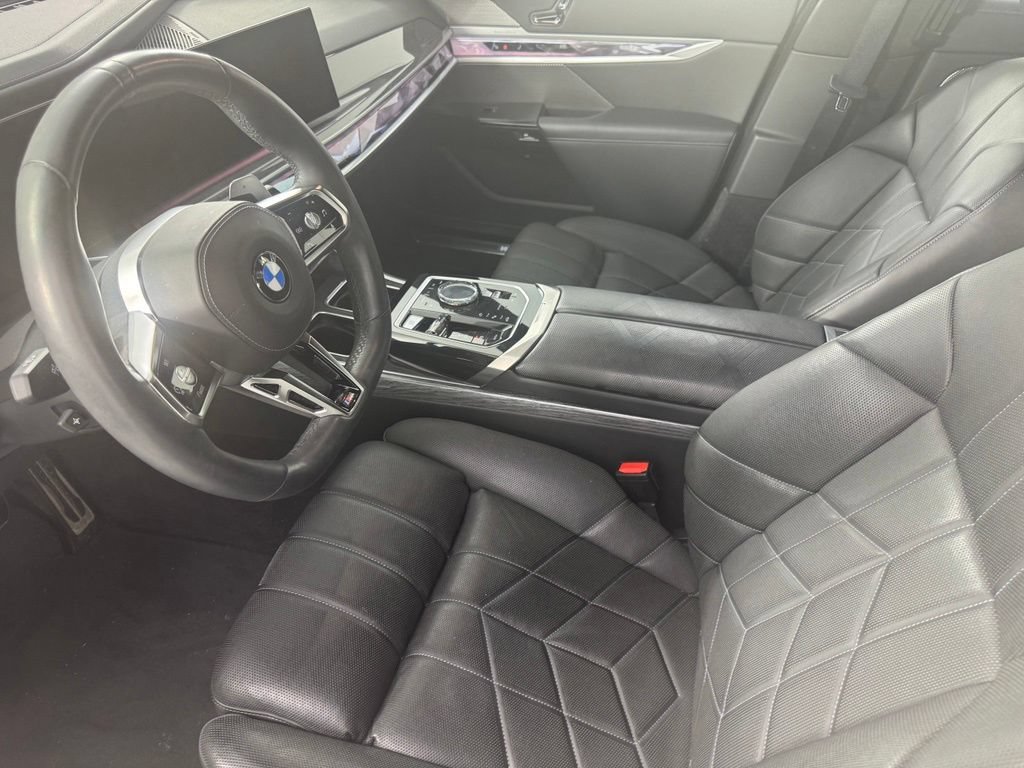 Used 2023 BMW 760i xDrive w/ Parking Assistance Package AWD/4WD image 13