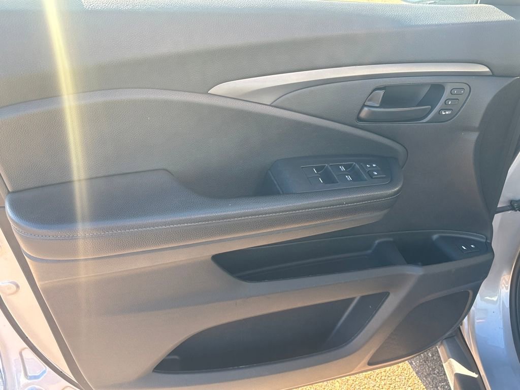 Used 2023 Honda Passport EX-L image 5