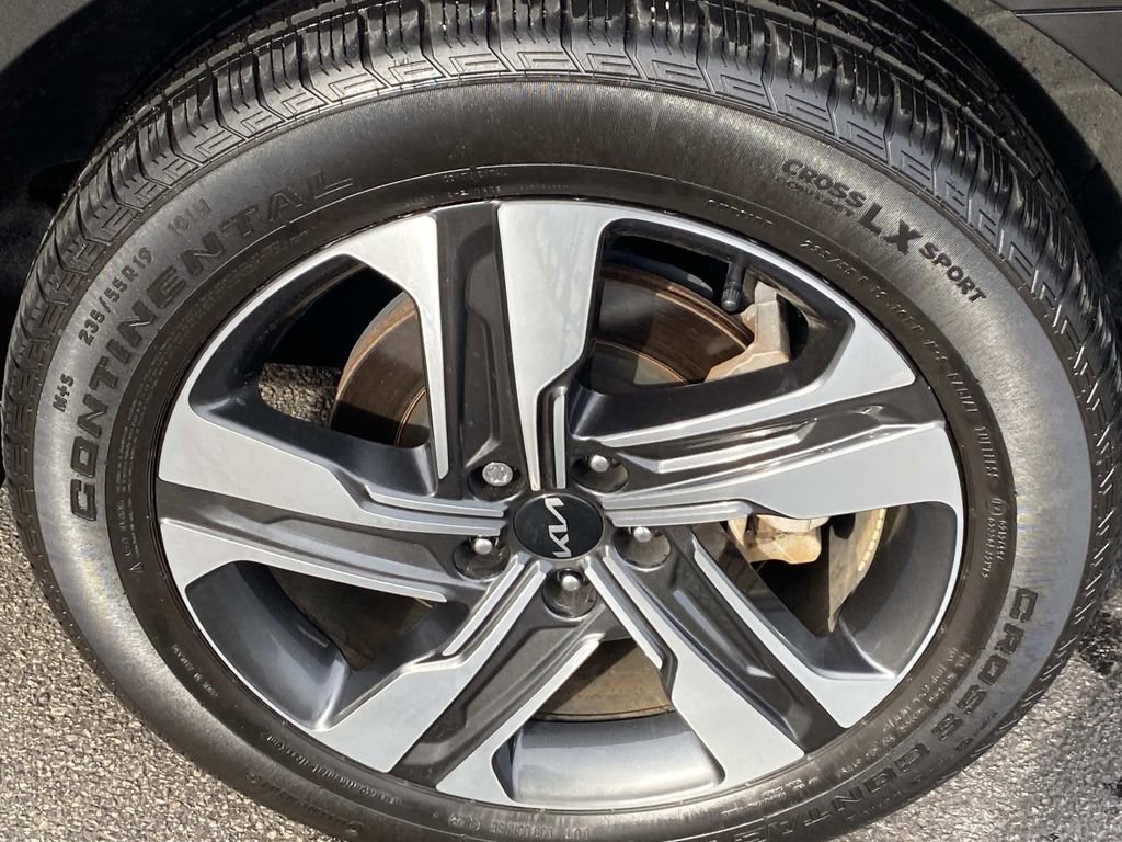 Used 2023 Kia Sorento EX image 32