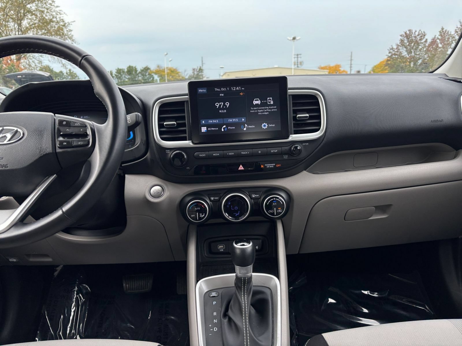 Used 2026 Hyundai Venue SEL FWD image 16