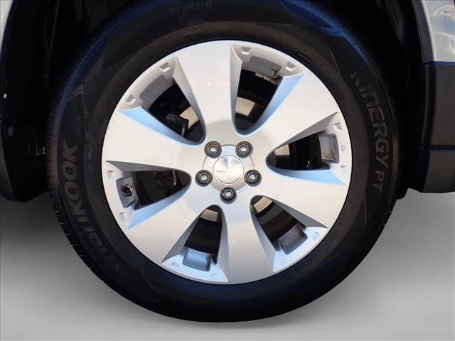 Used 2011 Subaru Outback 2.5i Limited AWD/4WD image 6