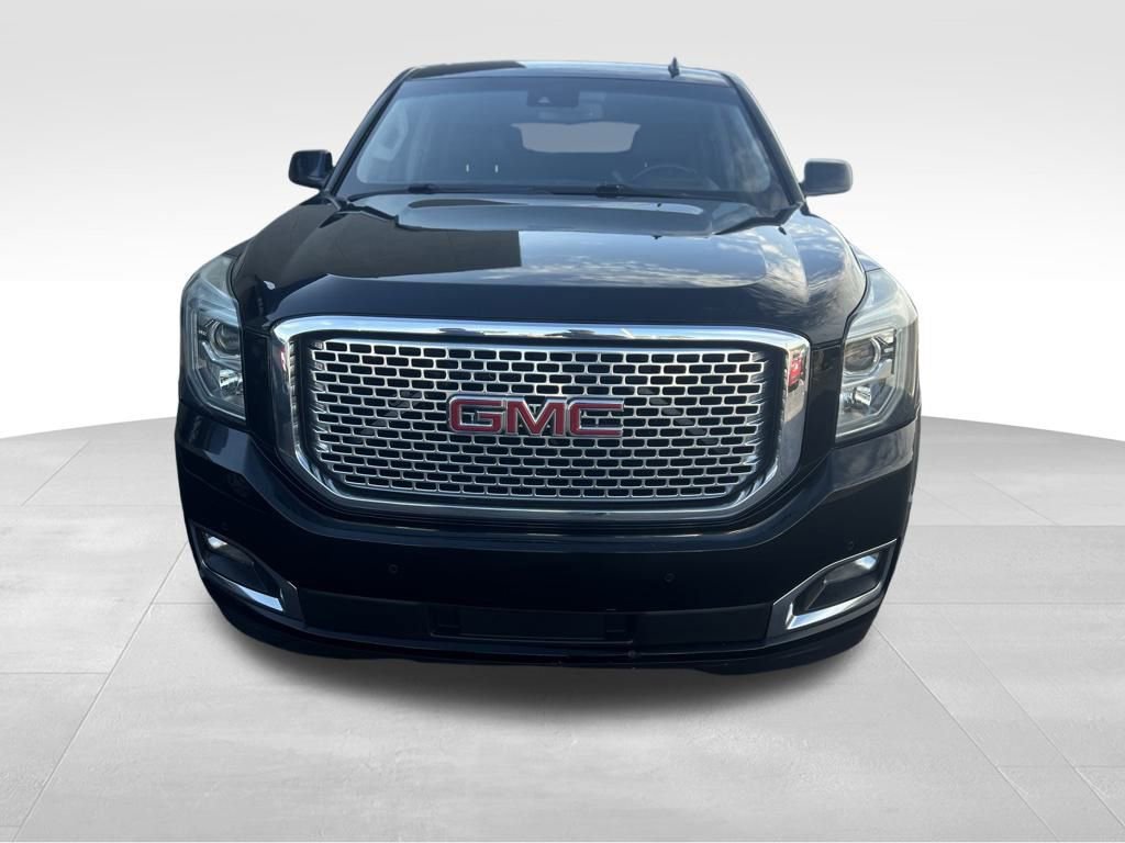 Used 2015 GMC Yukon Denali w/ Touring Package image 3