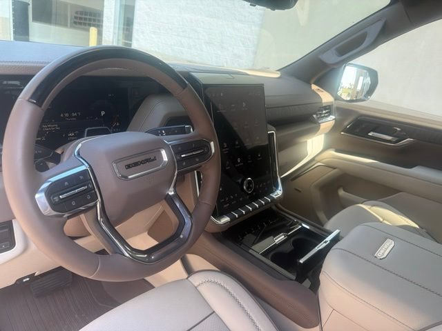 Used 2026 GMC Yukon Denali w/ Denali Reserve Package AWD/4WD image 8