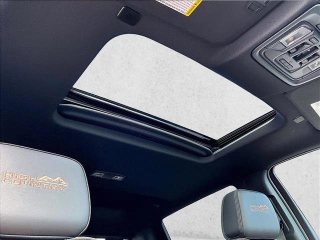 Used 2026 Chevrolet Silverado 3500 High Country w/ Technology Package AWD/4WD image 17