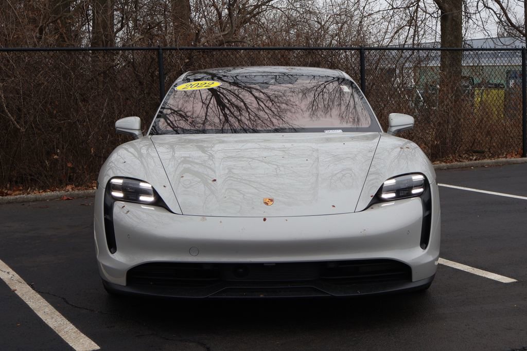 Used 2022 Porsche Taycan image 2