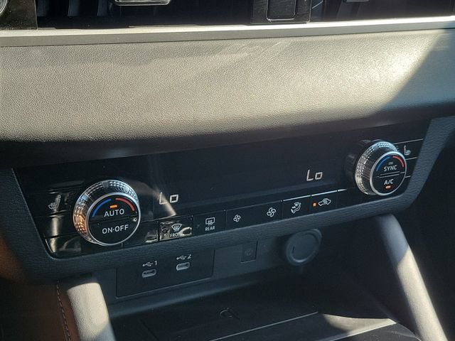 Used 2025 Mitsubishi Outlander SE FWD image 32