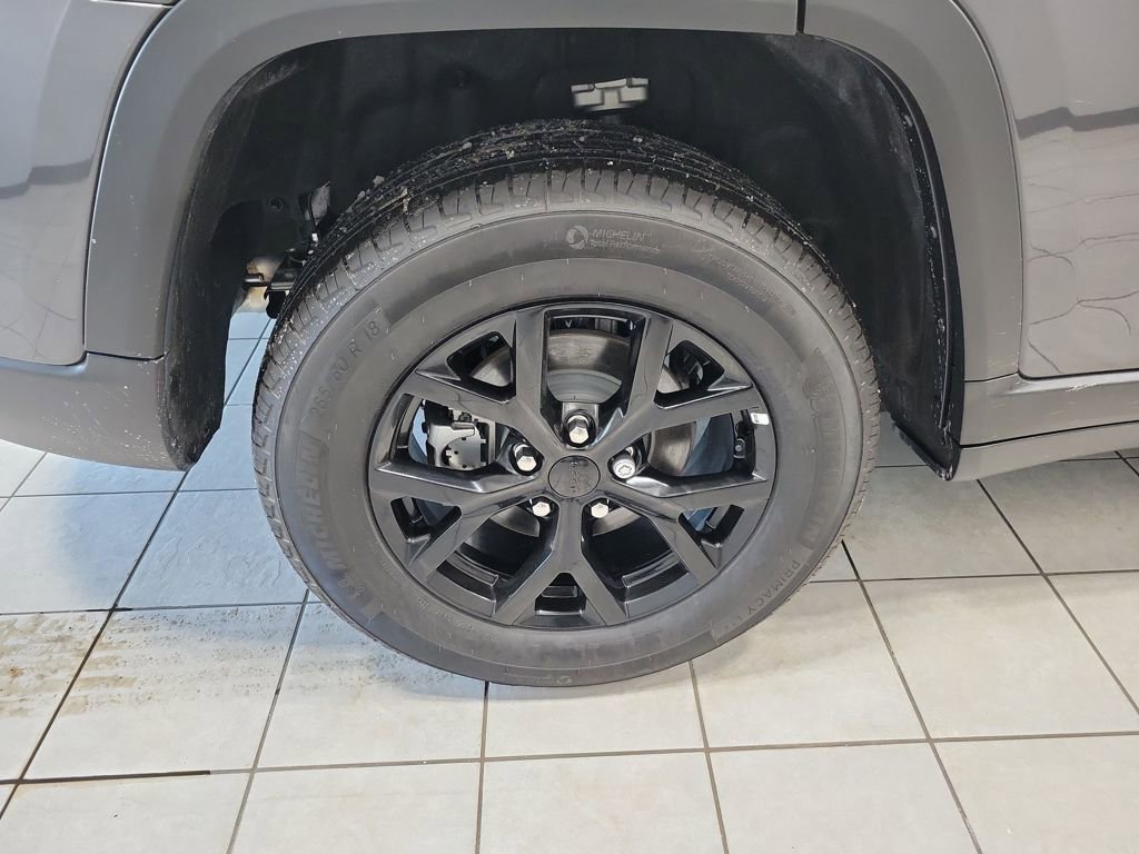 Used 2025 Jeep Grand Cherokee Altitude image 44