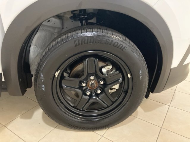 Used 2025 Nissan Kicks SV image 28