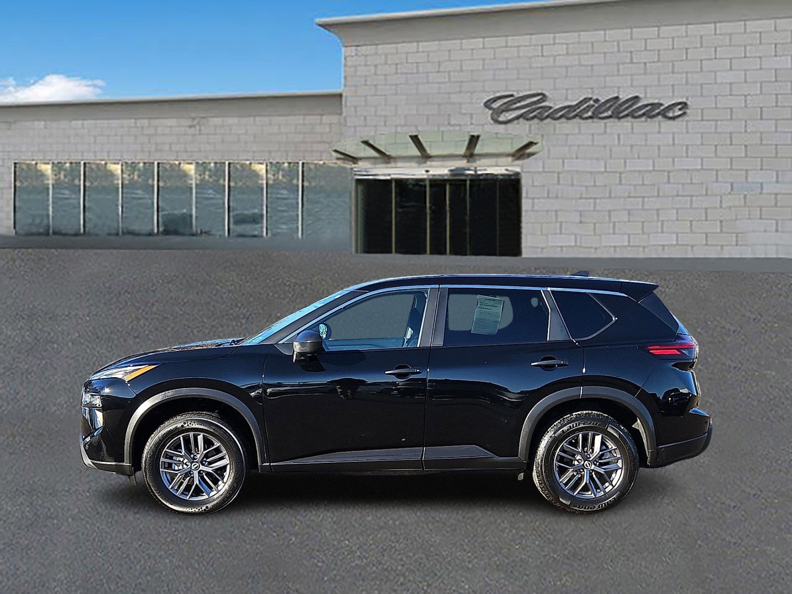 Used 2024 Nissan Rogue S image 7