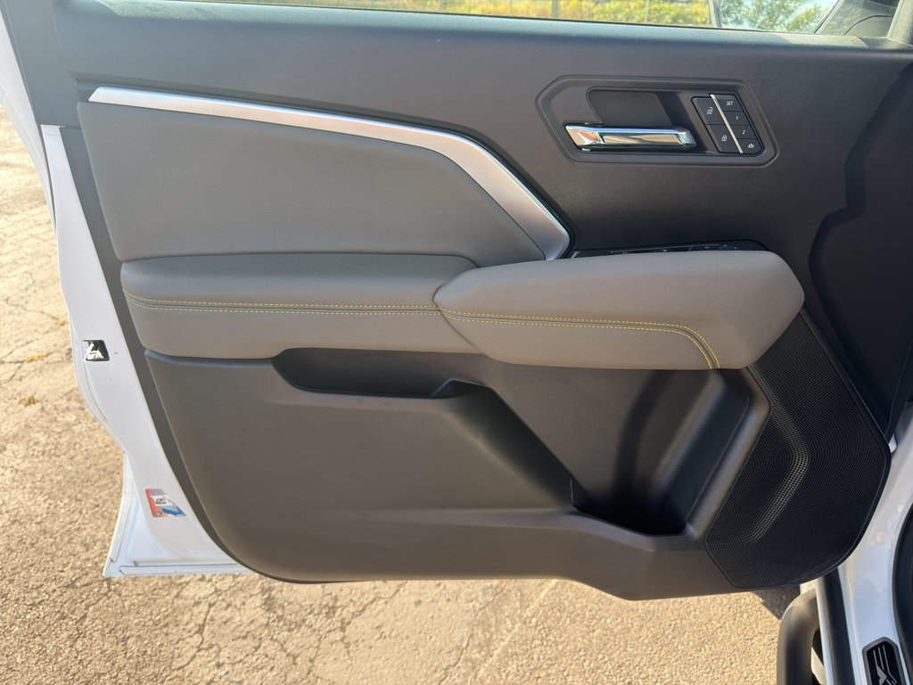 Used 2024 Chevrolet Colorado ZR2 w/ ZR2 Convenience Package III AWD/4WD image 15