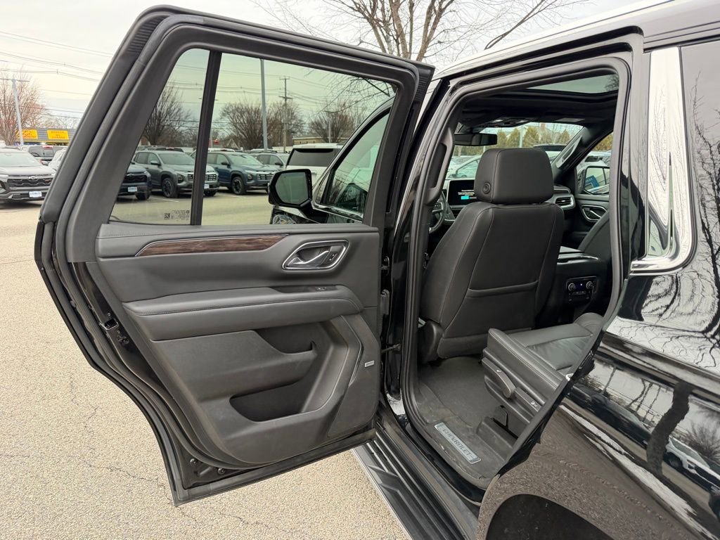 Used 2022 Chevrolet Tahoe LT w/ LT Signature Plus Package image 17