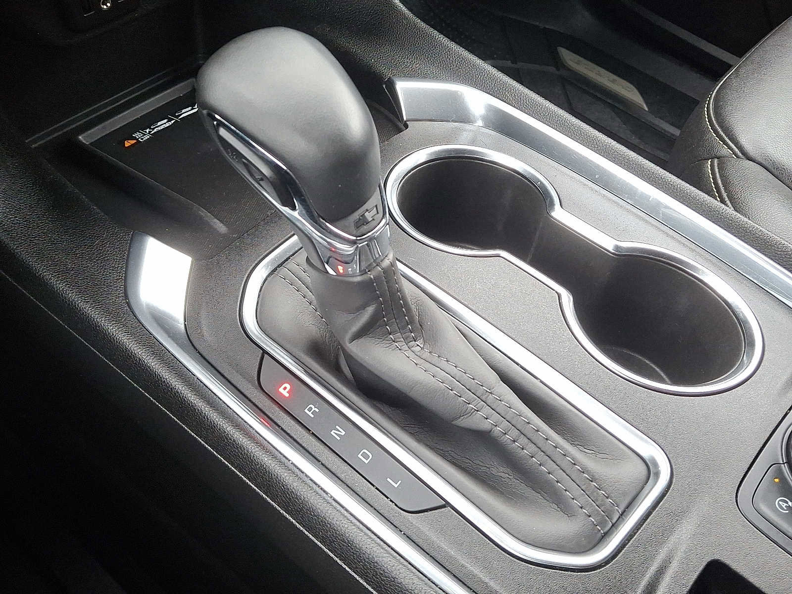 Used 2023 Chevrolet Traverse LT image 14