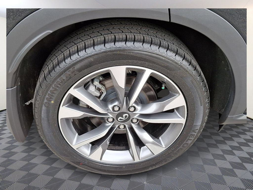 Used 2023 INFINITI QX60 Luxe w/ Performance Audio Package AWD/4WD image 7