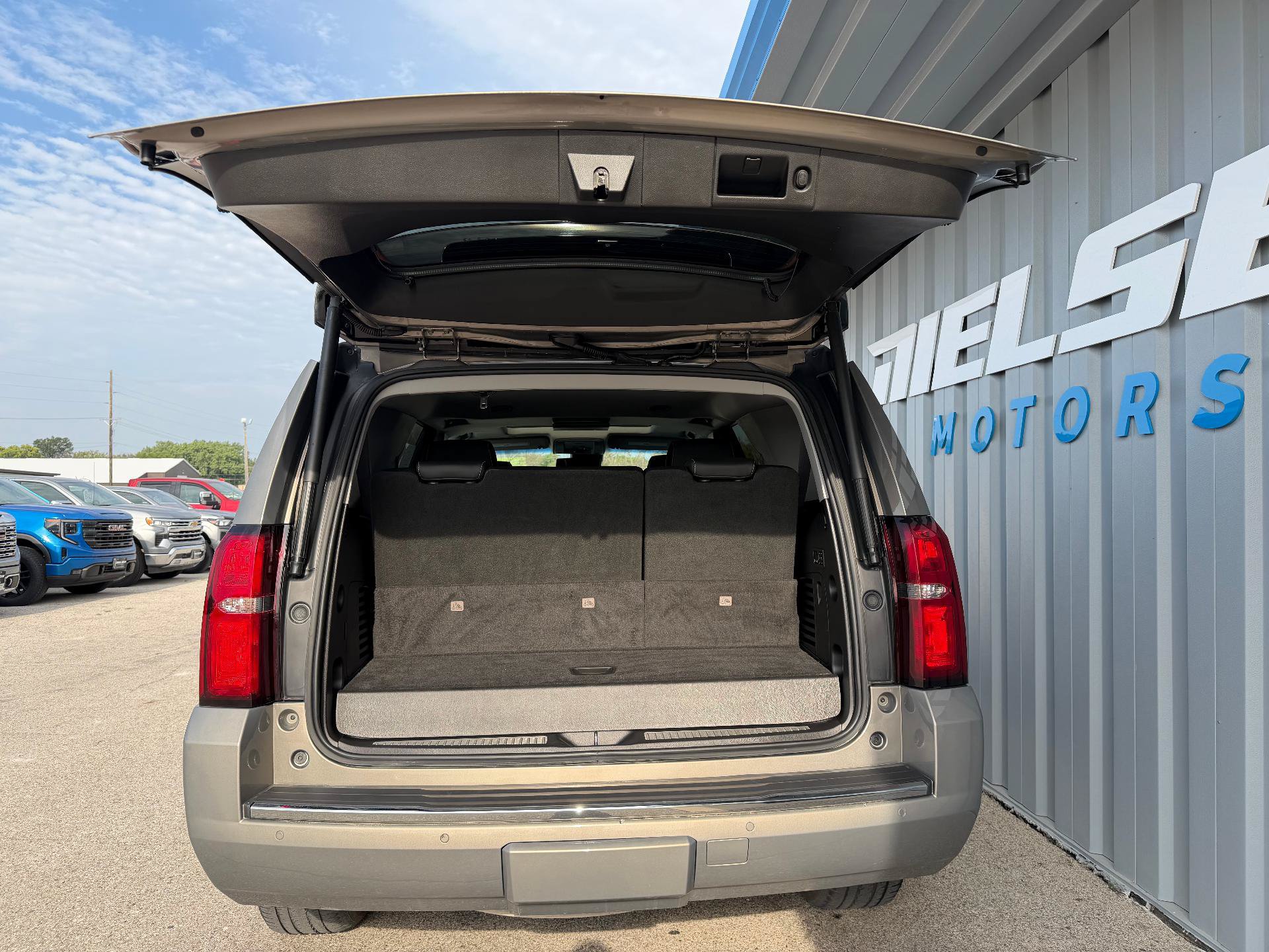 Used 2019 Chevrolet Tahoe Premier AWD/4WD image 8