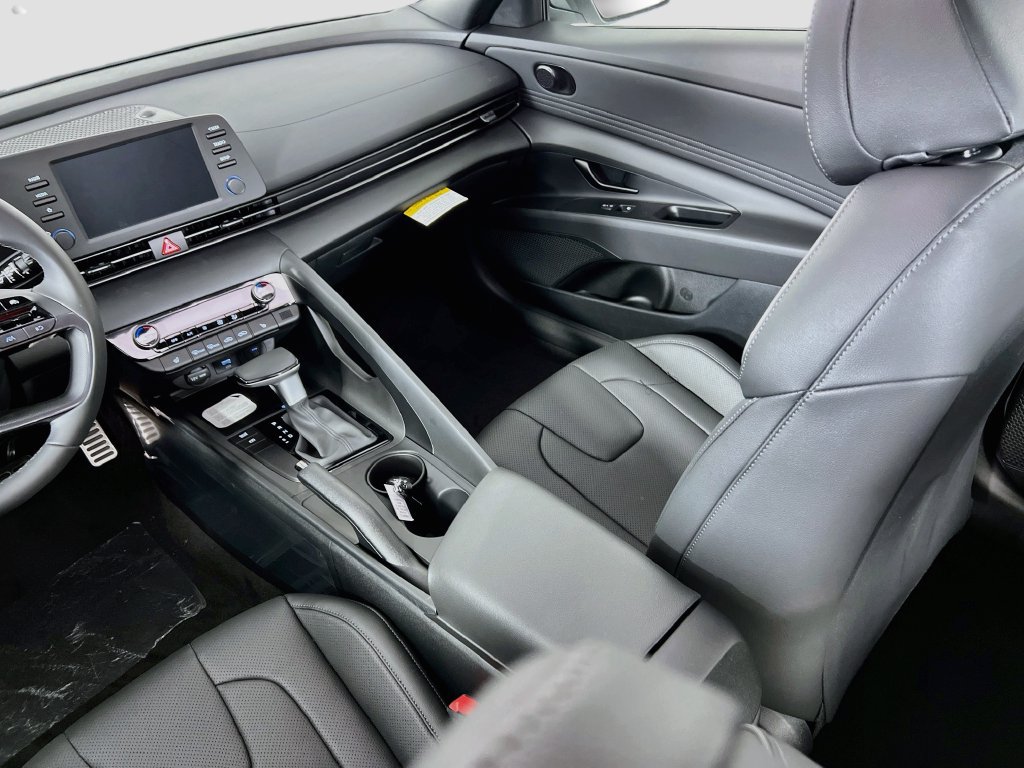 New 2026 Hyundai Elantra SEL Sport FWD image 21