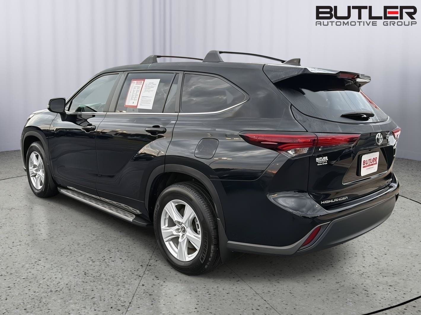 Certified 2024 Toyota Highlander LE AWD/4WD image 4