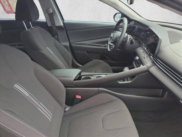 Used 2023 Hyundai Elantra SEL w/ Convenience Package FWD image 25