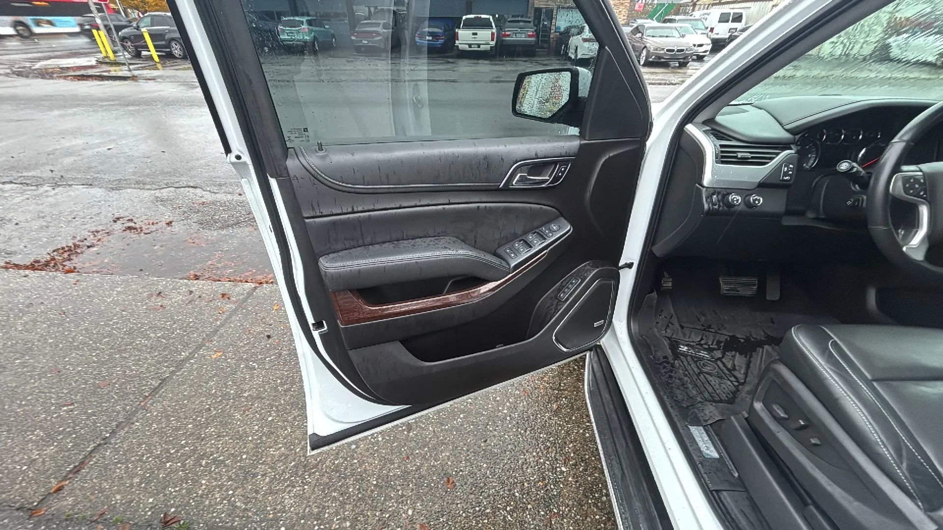 Used 2017 GMC Yukon SLT w/ Open Road Package image 24