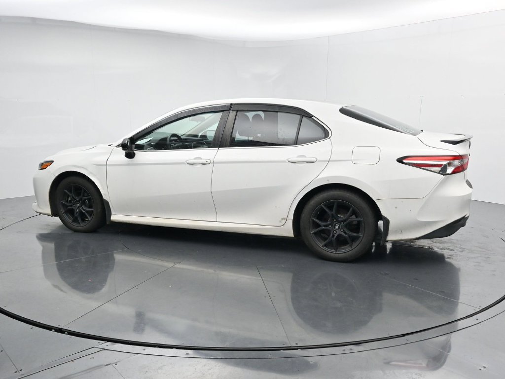 Used 2018 Toyota Camry LE FWD image 5
