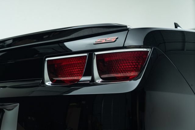 Used 2012 Chevrolet Camaro SS RWD image 15