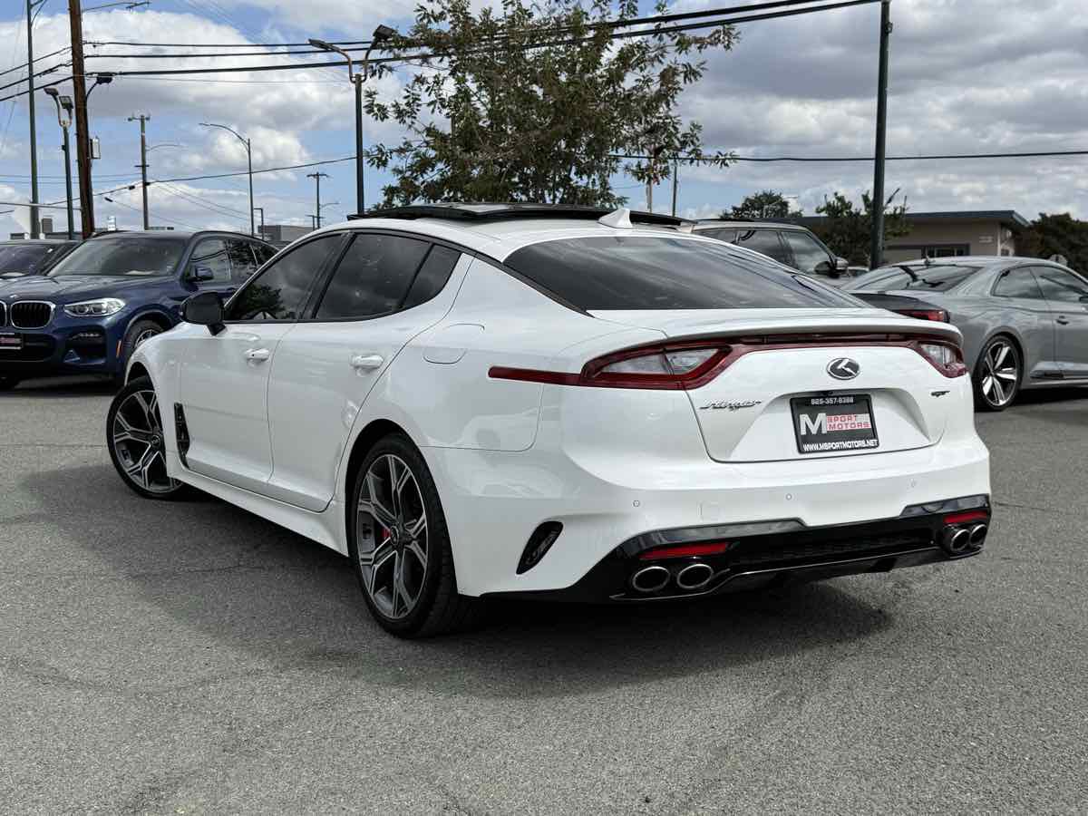 Used 2018 Kia Stinger GT1 image 8