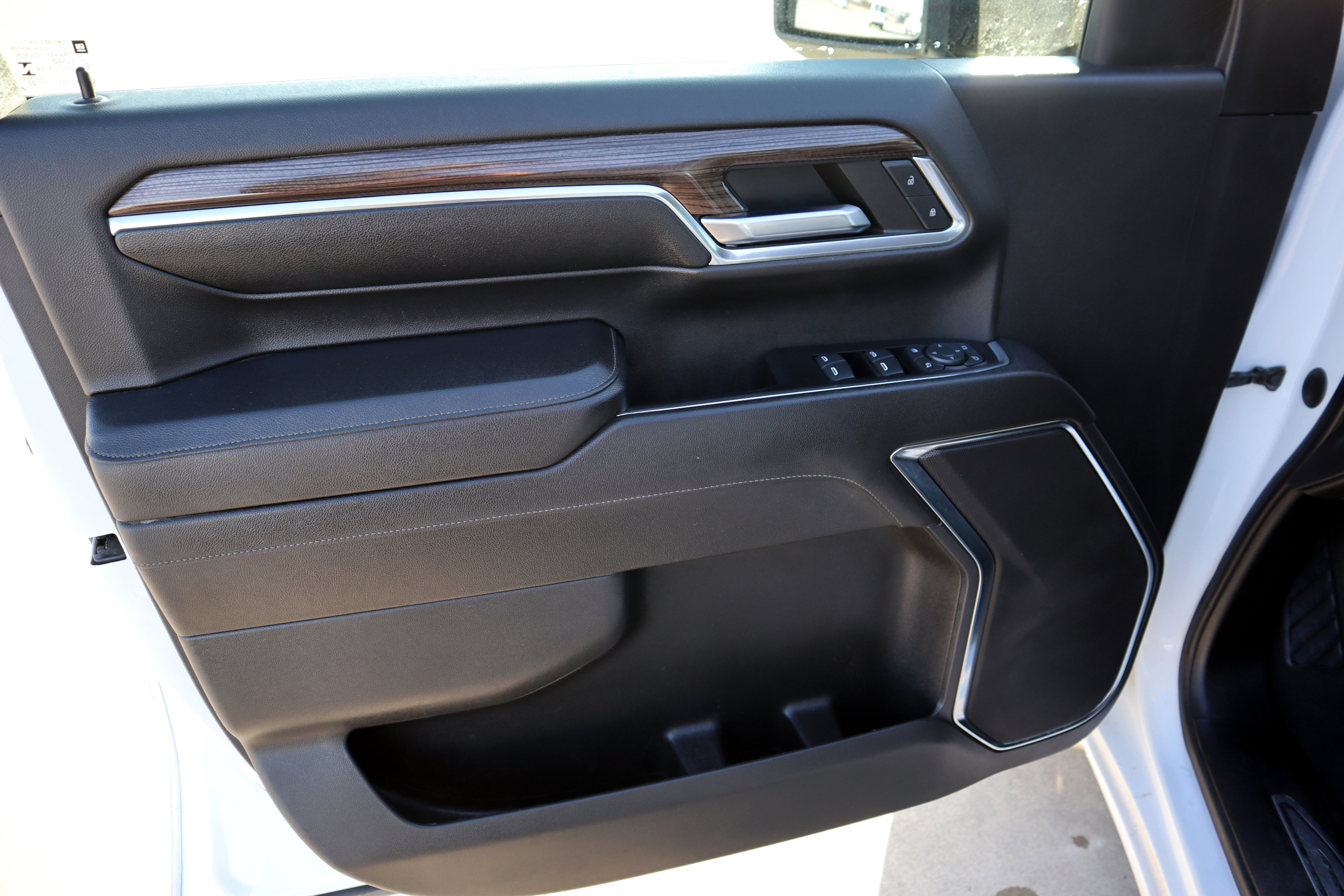 Used 2024 Chevrolet Silverado 3500 LT w/ Convenience Package image 19