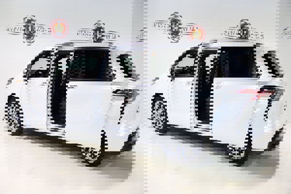 Used 2022 Toyota Sienna Platinum image 27