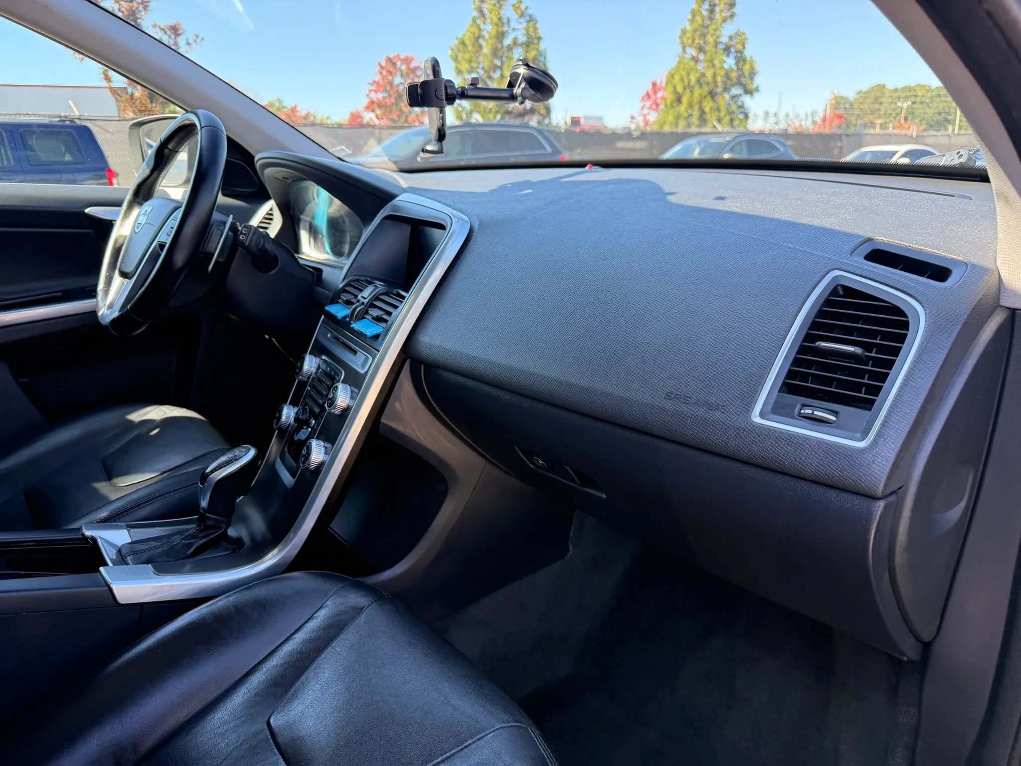 Used 2015 Volvo XC60 T6 AWD/4WD image 19
