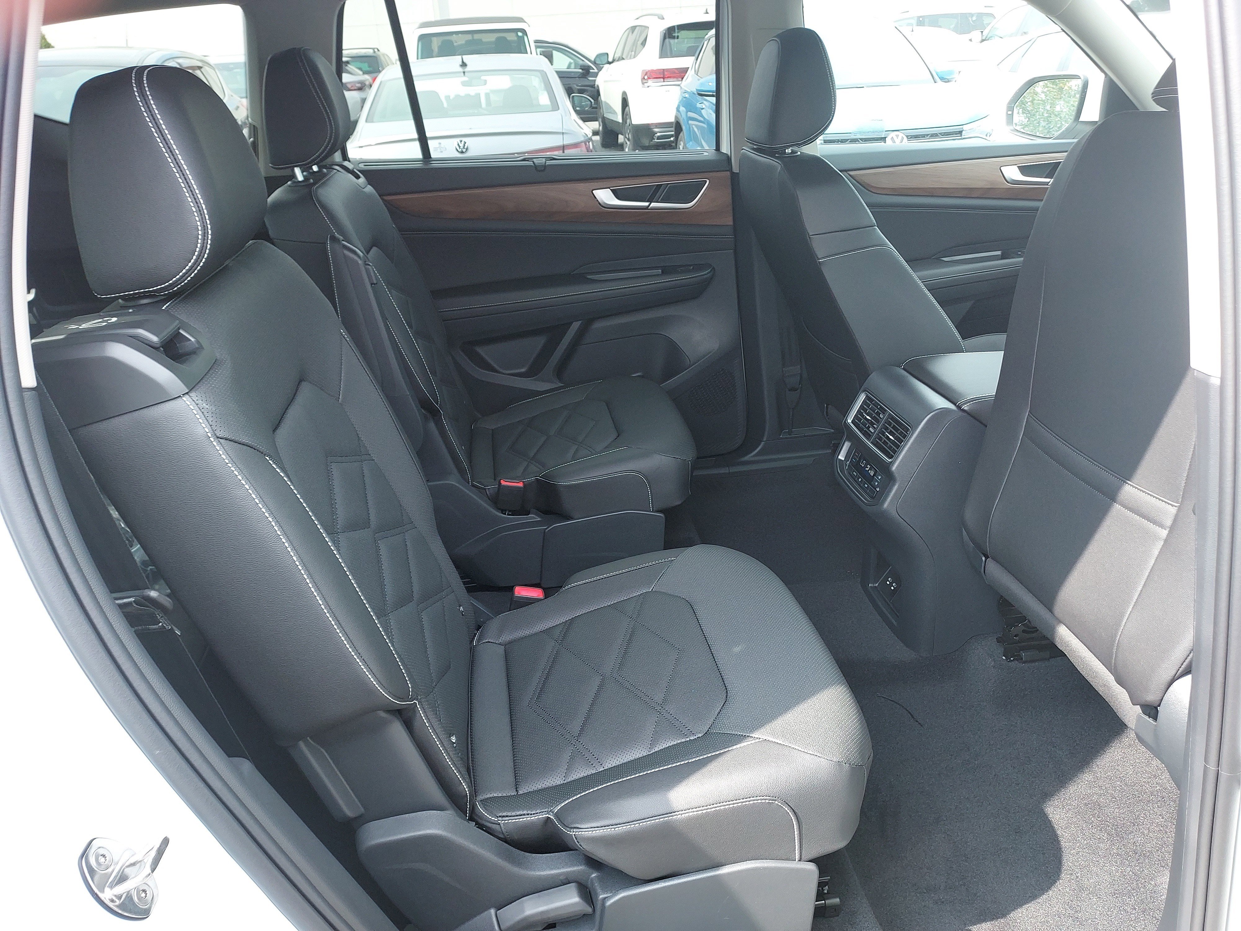 New 2026 Volkswagen Atlas SE image 23