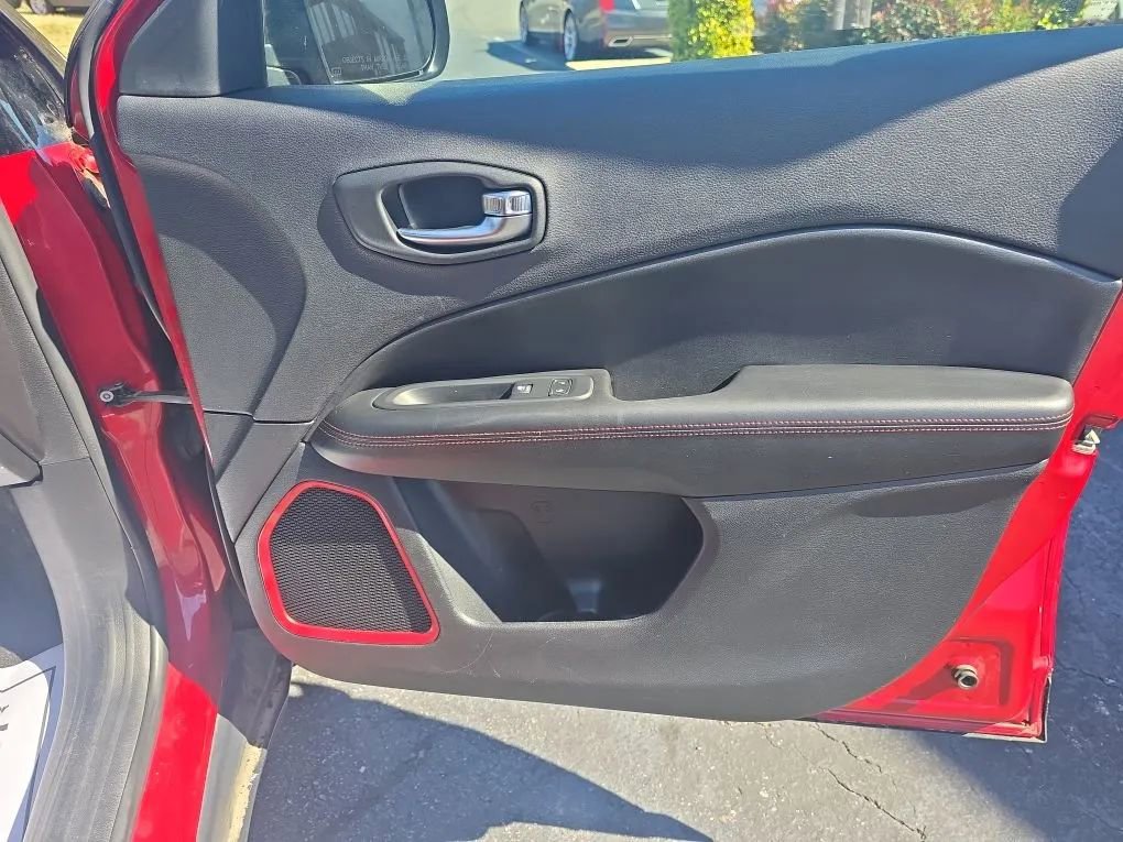 Used 2019 Jeep Compass Trailhawk image 13