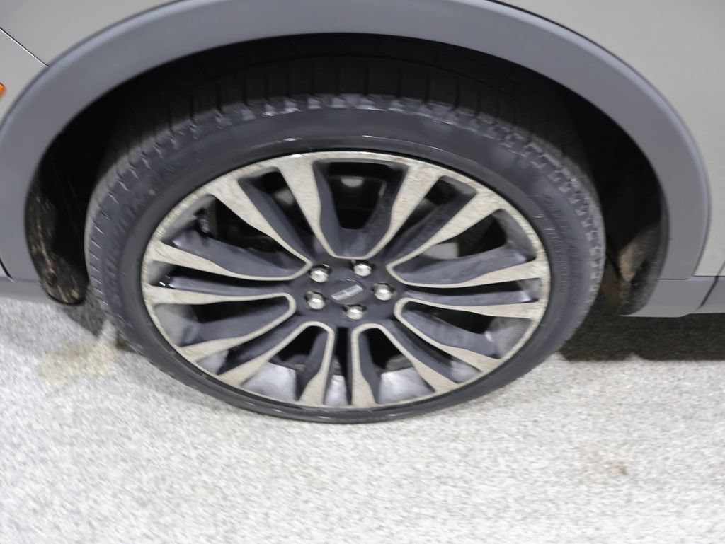 Used 2016 Lincoln MKX Reserve w/ Luxury Package AWD/4WD image 9