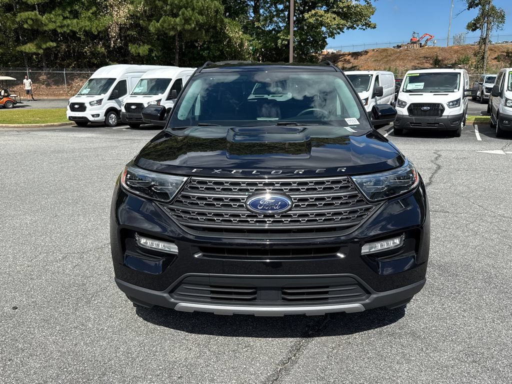 Used 2023 Ford Explorer XLT w/ Equipment Group 202A AWD/4WD image 2