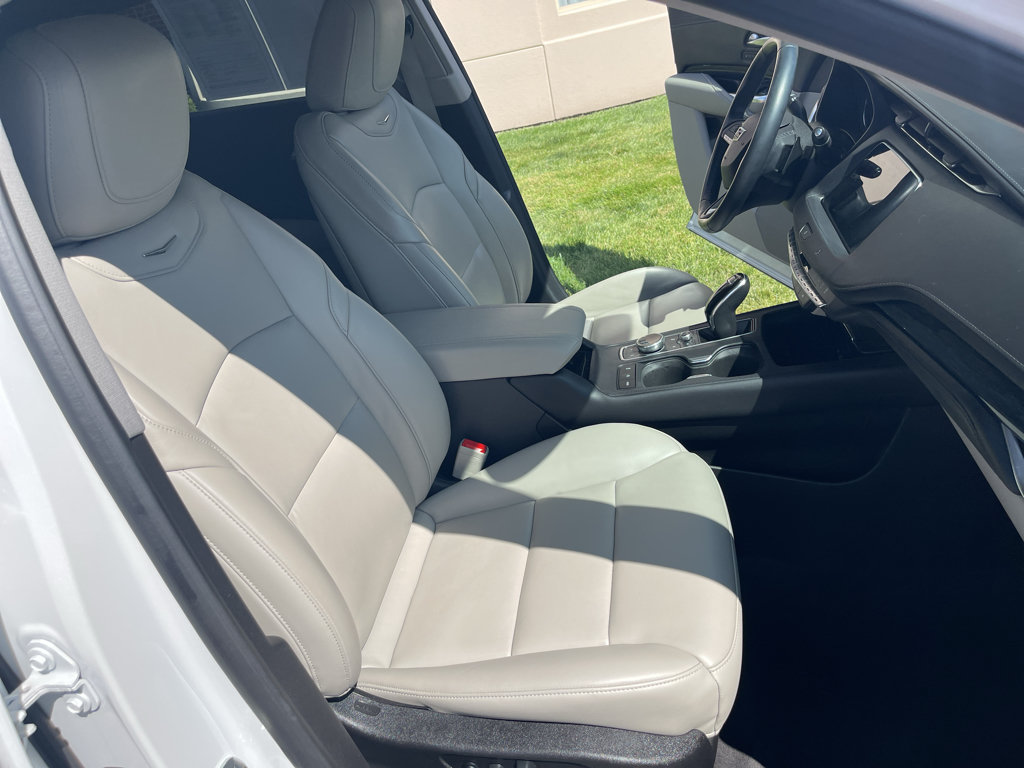 Used 2020 Cadillac XT4 Premium Luxury w/ Driver Awareness Package AWD/4WD image 18