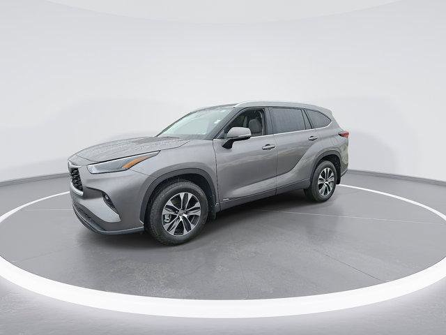 Certified 2026 Toyota Highlander XLE image 6