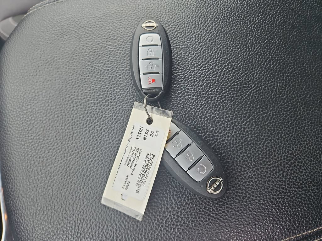 Used 2024 Nissan Titan SV w/ SV Convenience Package AWD/4WD image 28