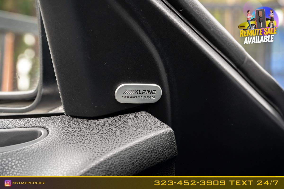 Used 2016 Chrysler 300 C RWD image 28