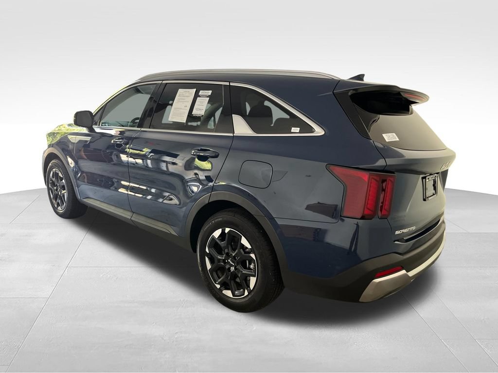 Used 2026 Kia Sorento S w/ S Panoramic Sunroof Package FWD image 3